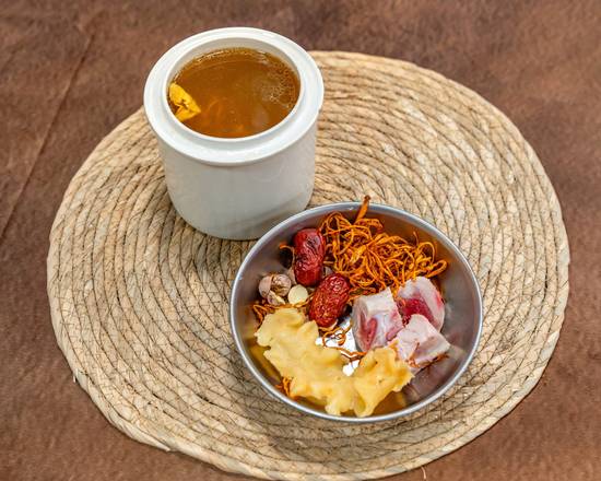 Chicken Soup with Fish Maw and Cordyceps Flowers 花胶虫草花炖鸡汤